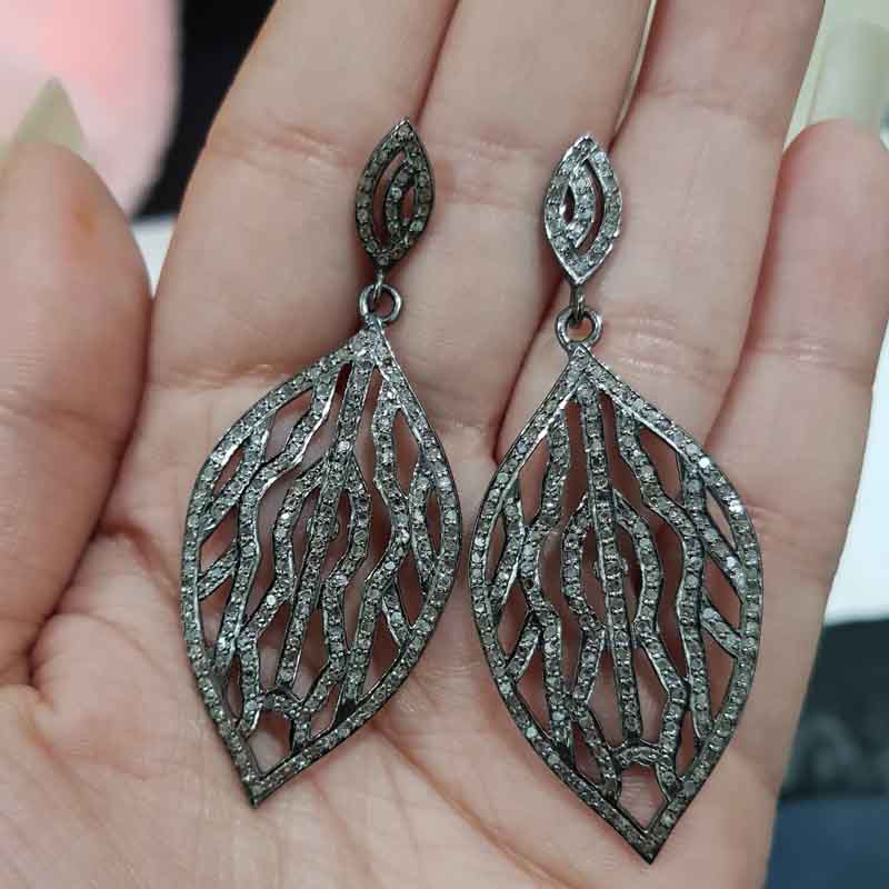 Unique Designer Leaf Style Earrings, Amazing Style Earrings For Wife, Gift For Love