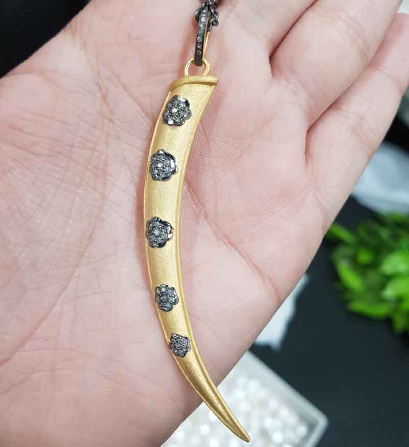 Handmade Designer Yellow Horn Pendant, Attractive Design, Horn Style