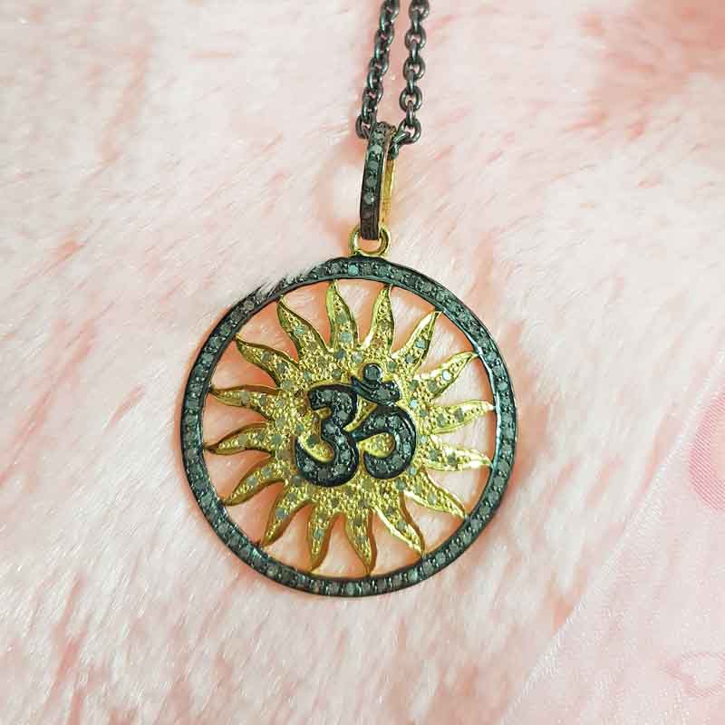 Good Looking Handmade Designer Ohm Pendant, Fancy Design, Ohm Round Shape Design