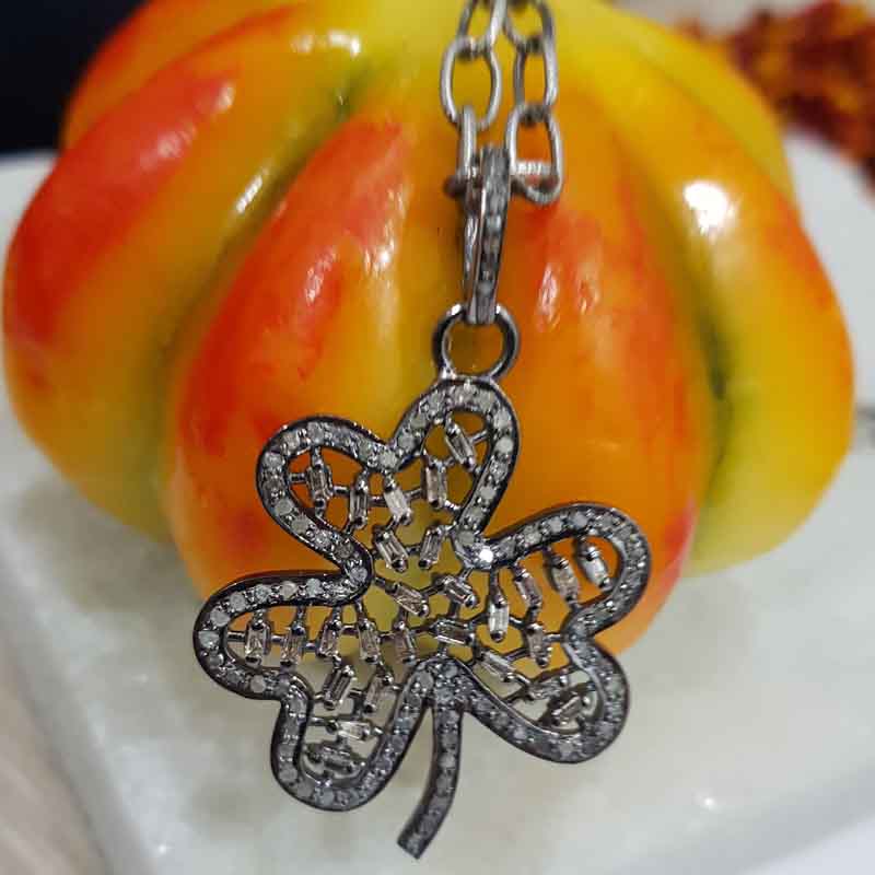 Glorious Designer Flower pendant, Beautiful Flower necklace, Gift For Mom, Mother's Day Gift