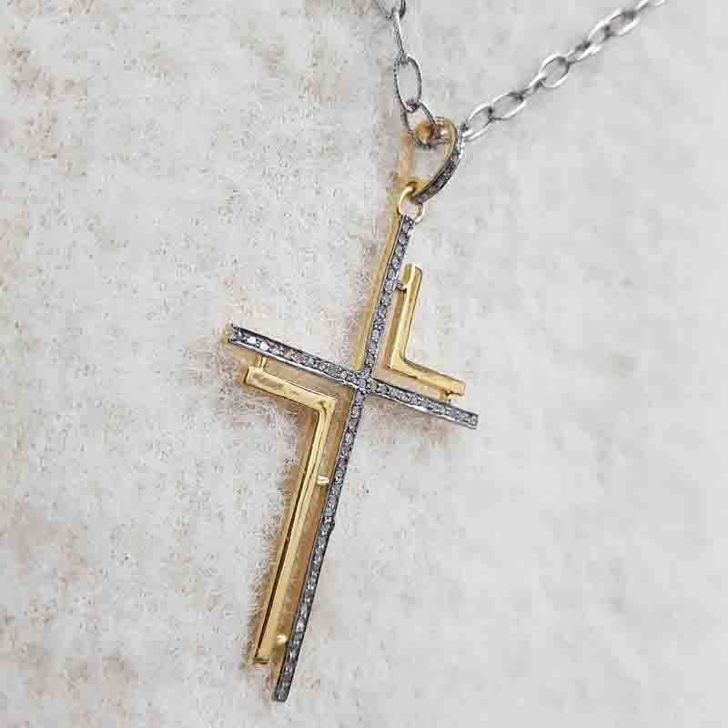 Good Looking Handmade Designer Cross Pendant, Classic And Shiny Necklace, Gift For Someone